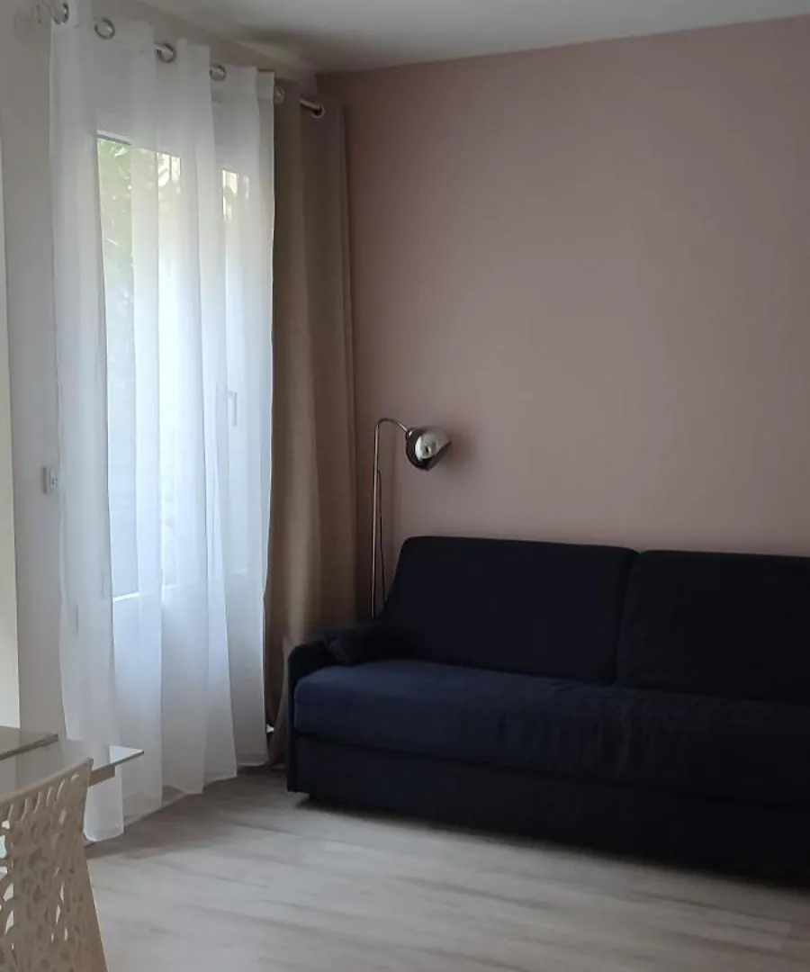 Апартаменты Le Croix Roussien Lyon Centre 0*,  Франция